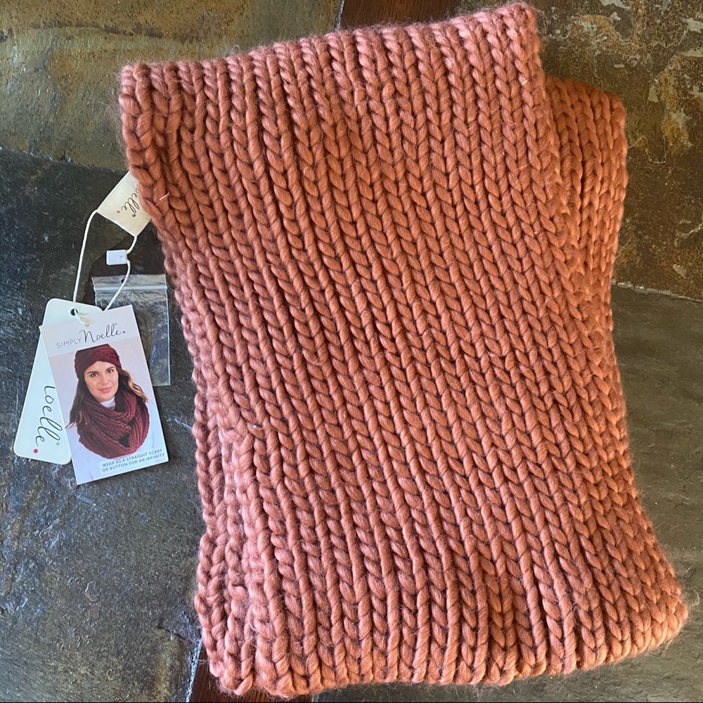 NWT Knit Scarf